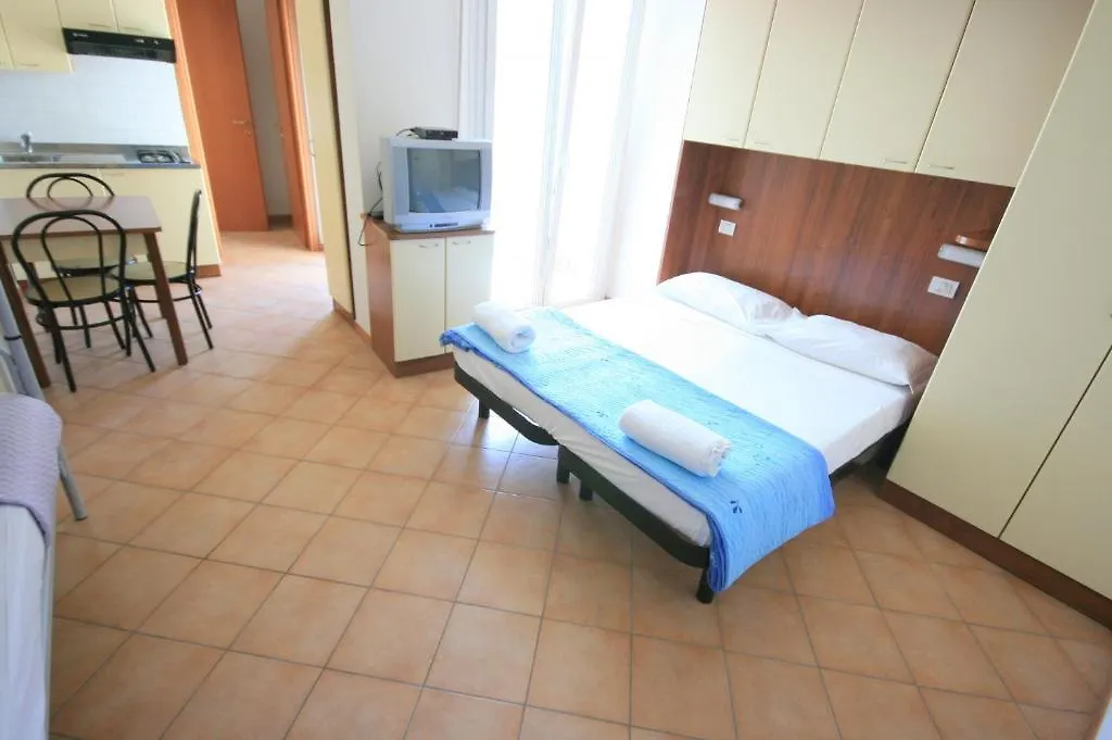 Residence Algarve Rimini 2*,